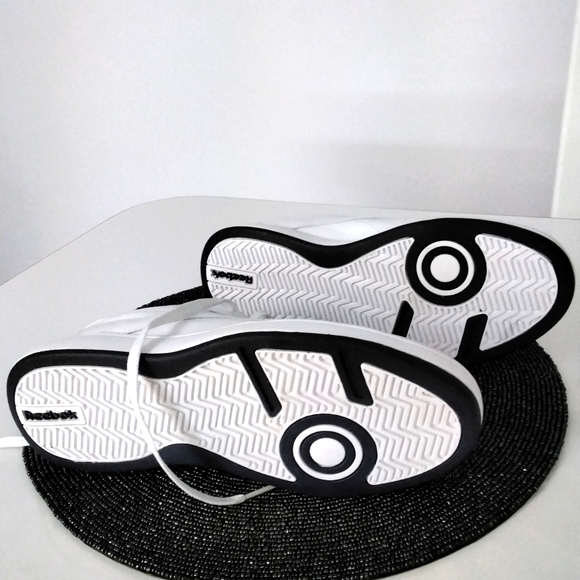 NWOT Men's REEBOK white tennis shoes - Picture 6 of 6